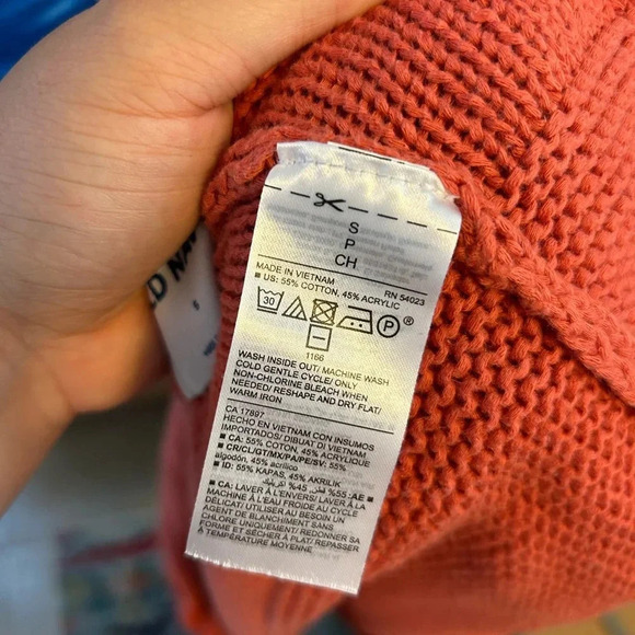 Old Navy Chimayo Red Knit Cardigan - Picture 4 of 5